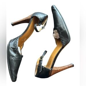 Gucci black leather ankle strap pointed toe vintage women’s shoes pumps Sz 9 1/2